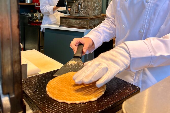 10 Tastes of Amsterdam: Food Tour by UNESCO Canals and Jordaan - Jordaan Poffertjes, a Canal Ring Backdrop, and the University Snack Moment