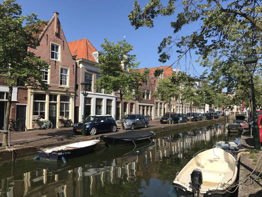 Alkmaar: Small Group City Walking Tour <em>English</em> – Key highlights worth your time’ /></p>
<ul>
<li><strong>Small group, up to 10 people</strong>, so you are not just another name in a crowd</li>
<li><strong>3 to 4 km walking loop</strong> through the medieval center, canals, and older city walls</li>
<li><strong>Landmark trio</strong>: Grote Sint Laurenskerk, Stadhuis, and Waag, each with a role in the town story</li>
<li><strong>1573 Spanish resistance story</strong> explained in a way that connects people to place</li>
<li><strong>Photo stop at Molen van Piet</strong> for classic Dutch windmill views</li>
<li><strong>Off the main route</strong>, so you get a feel for real Alkmaar, not only the postcard stops</li>
</ul>
<h2>Why Alkmaar Works So Well on Foot</h2>
<p><img width="853" height="640" decoding="async" src=