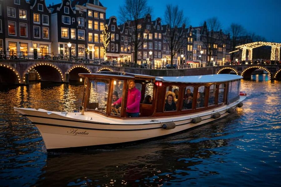 Amsterdam:1.5-Hour Canal Cruise local Guide, Drinks & Snacks - FAQ