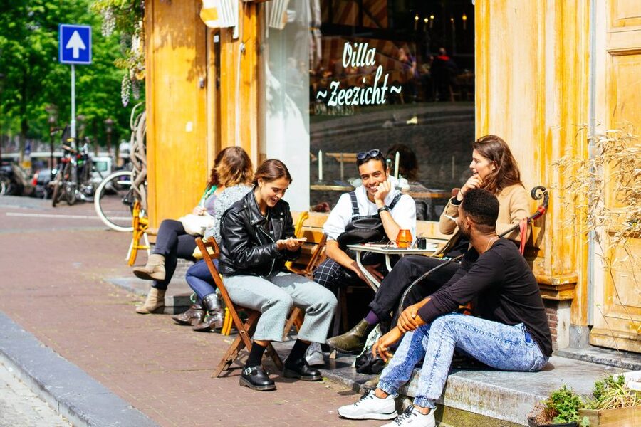 Amsterdam: 1.5-Hour Private Kick-Start Tour with a Local - Meeting at NH Collection Amsterdam Barbizon Palace: quick start, no hotel pickup