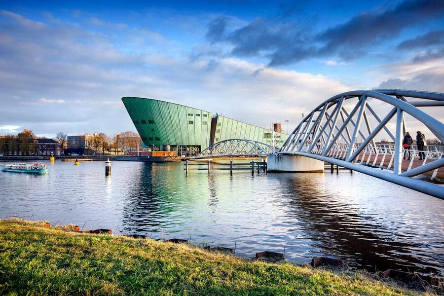 Amsterdam: 1-Hour Canal Cruise & NEMO Science Museum - GPS audio guide: helpful context, not just entertainment