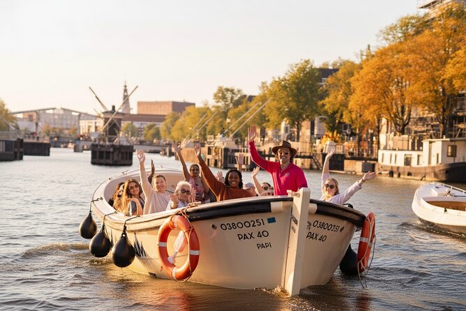 Amsterdam 1-Hour Canal Cruise With Live Guide - Anne Frank area: what you will notice from the water