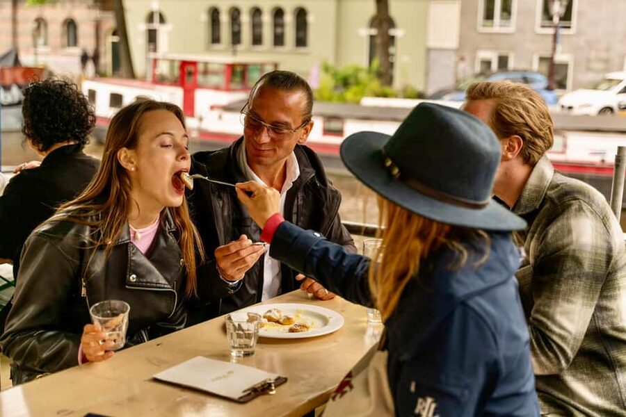 Amsterdam: 10 Tastings Guided Food Tour by UNESCO Canals - Drinks included, and how to pace alcohol with 10 tastings