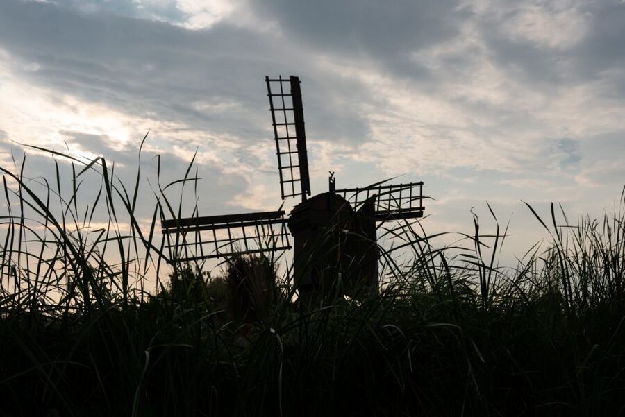 Amsterdam: 2-Hour Guided Canoe Trip - Gear Up Fast: Canoe, Life Jacket, and Phone Boxes