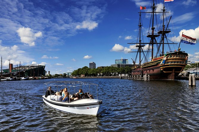 Amsterdam 2-hour Private Canal Cruise with Live Guide and Drinks - Getting on board at Prinsengracht 375 and planning your 2-hour ride