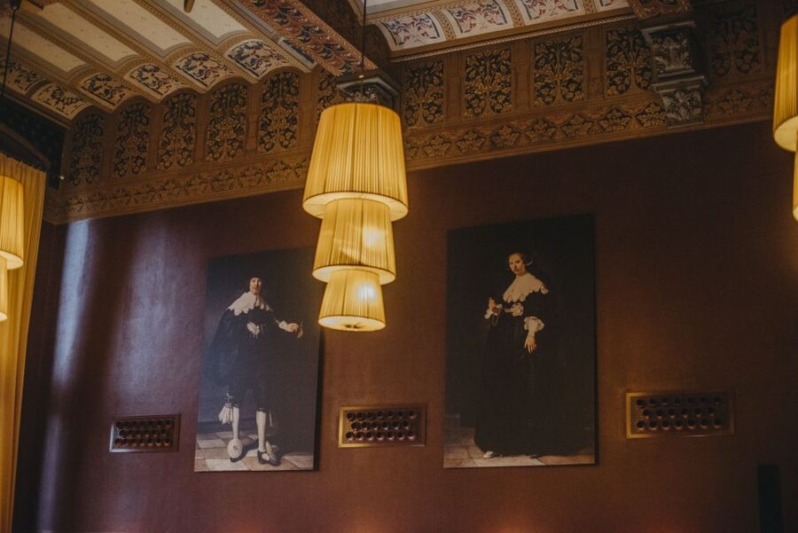 Amsterdam: 3-Course Meal in Historic 1st Class Waiting Rooms - Drinks and Add-Ons: What’s Included, What’s Extra