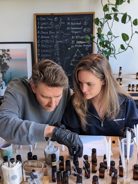 Amsterdam: 3-Hour Mindful Perfume-Making Workshop - Part 1: Welcome and grounding before you start smelling