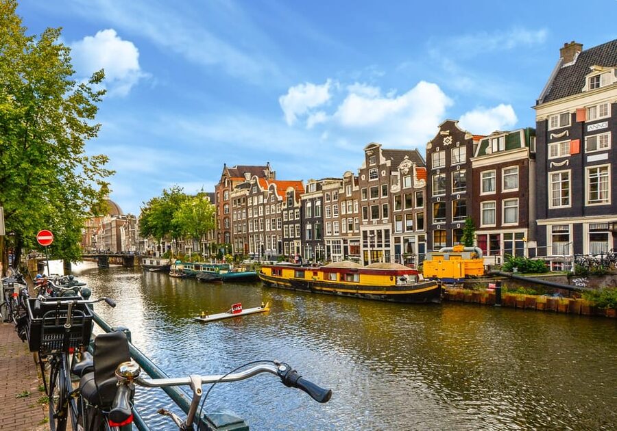 Amsterdam: 3-Hour Private Bike Tour of the City Center - Getting started at Oosterdokskade 63A, and why timing matters