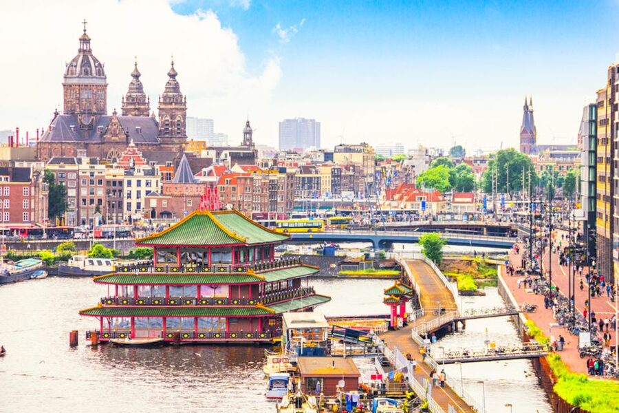 Amsterdam: 3-Hour Private Highlights City Tour by Minivan - Price and value: when $618 makes sense for up to 4 people