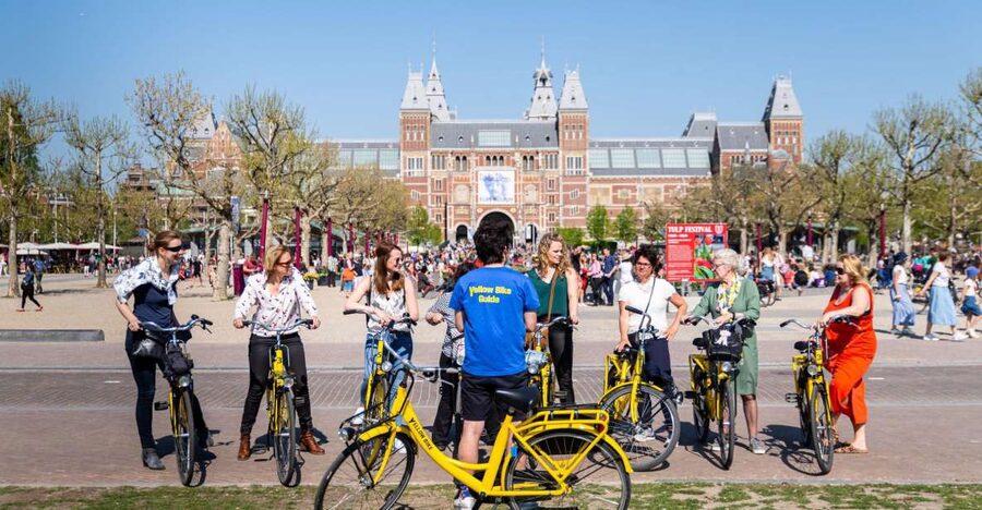 Amsterdam: 3h E-Bike Tour with break - Anne Frank House and Rembrandt’s area, seeing the landmarks in context