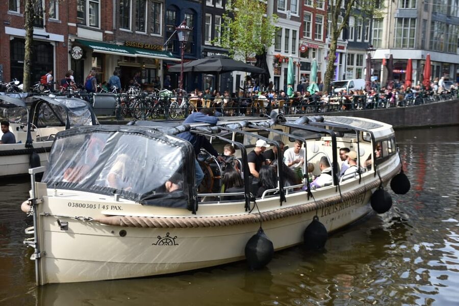 Amsterdam: 420 Smoke-Friendly Boat Tour - Simple practical tips to make your hour smoother