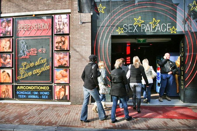 Amsterdam: After Dark Red Light District Tour - Price and Value: What You Get for $57 in 1.5 Hours