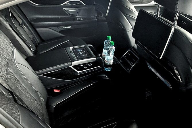 Amsterdam Airport & Non-Airport Private Transfer to City Center - Drop-Off in Amsterdam: Door-to-Door Convenience