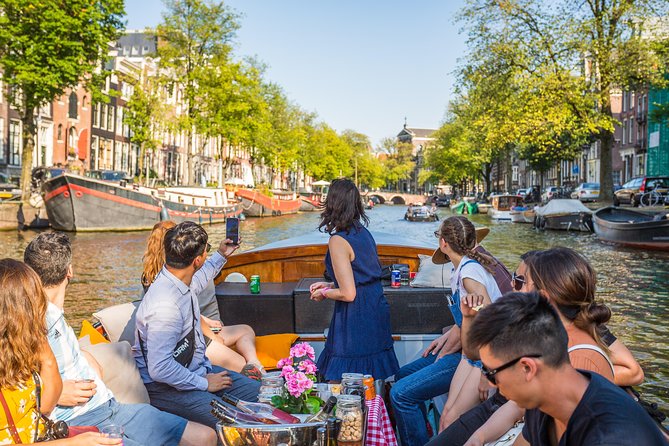 Amsterdam All-Inclusive 90-Minutes Heated Cruise by Captain Jack - The 90-Minute Route Feel: How Amsterdam’s Canal Ring Shows Up Fast