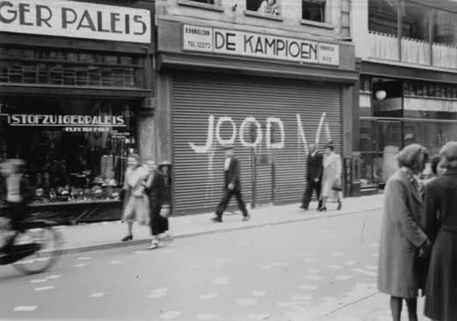 Amsterdam: Anna Frank and World War II History Walking Tour - Should you book this Amsterdam Anne Frank WWII walking tour?