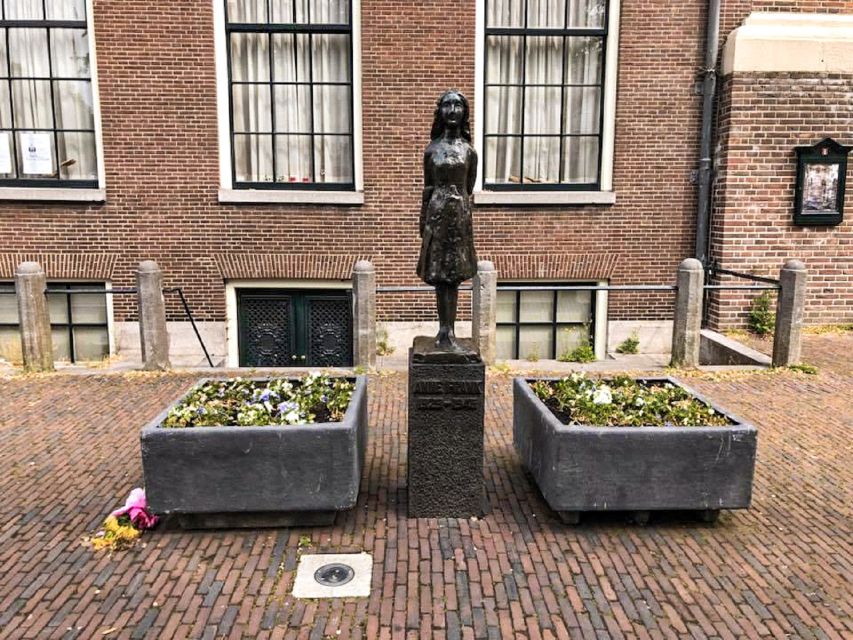 Amsterdam: Anne Frank and Jewish Quarter Guided Walking Tour - Key landmarks you’ll encounter, from synagogues to memorials