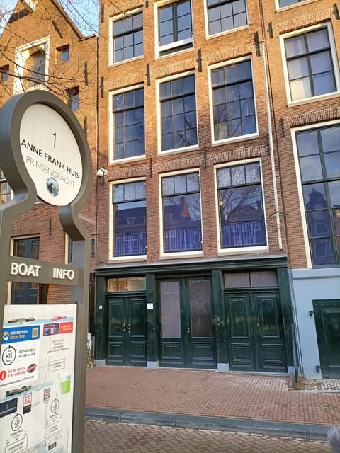Amsterdam: Anne Frank Guided Small Group Walking Tour - Finish outside the Anne Frank House: great timing, but plan the tickets