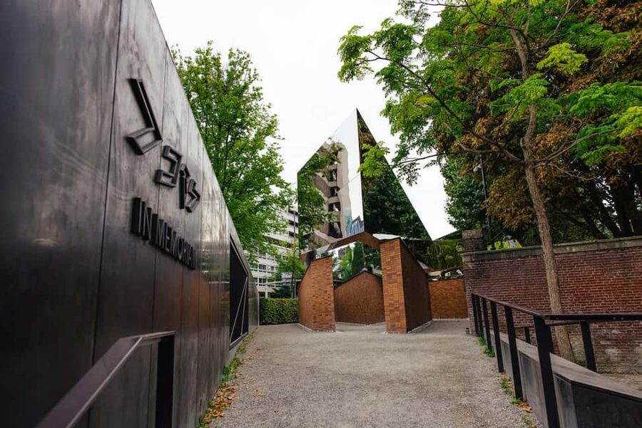 Amsterdam: Anne Frank Walking Tour - Guided in EN/DE/IT/ES - National Holocaust Names Monument, ending with names not just numbers