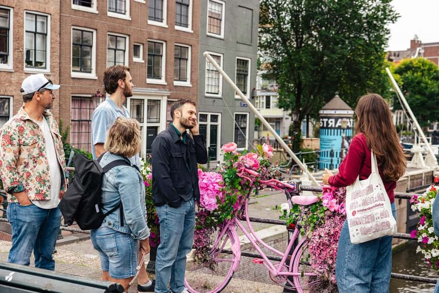 Amsterdam: Anne Frank Walking Tour - Guided in EN/DE/IT/ES - Huis de Pinto and Rembrandt House, the surprise of everyday coexistence