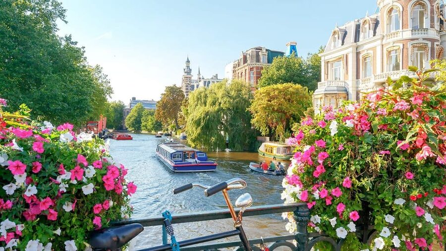 Amsterdam Audioguide - TravelMate app for your smartphone - The quiz section: learning without it feeling like homework