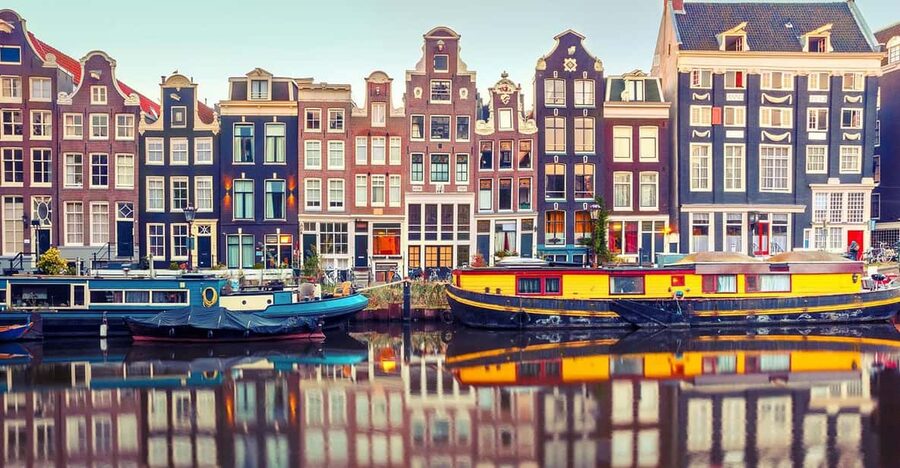 Amsterdam Audioguide - TravelMate app for your smartphone - Getting started fast: download, activation code, and your first play button