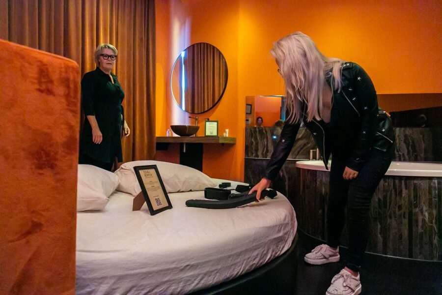 Amsterdam: Brothel Tour with Former Sex Worker - The Best Guides Bring Both Humor and Boundaries