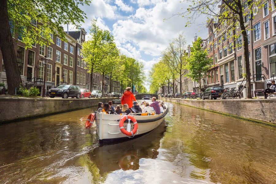 Amsterdam: Canal Belt Private Beer Boat Tour - Accessibility and comfort: what you should consider