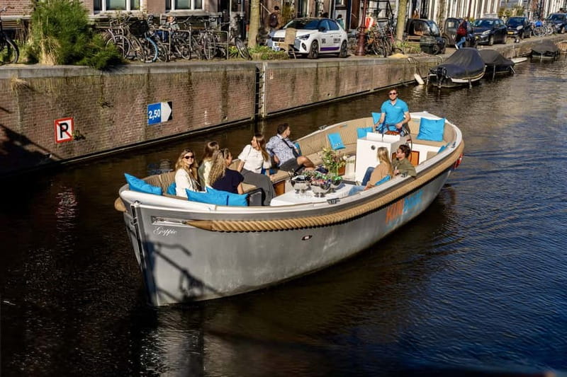 Amsterdam: Canal Cruise in Open Boat with Drink Option - The 1-hour route, stop by stop: what you are actually seeing