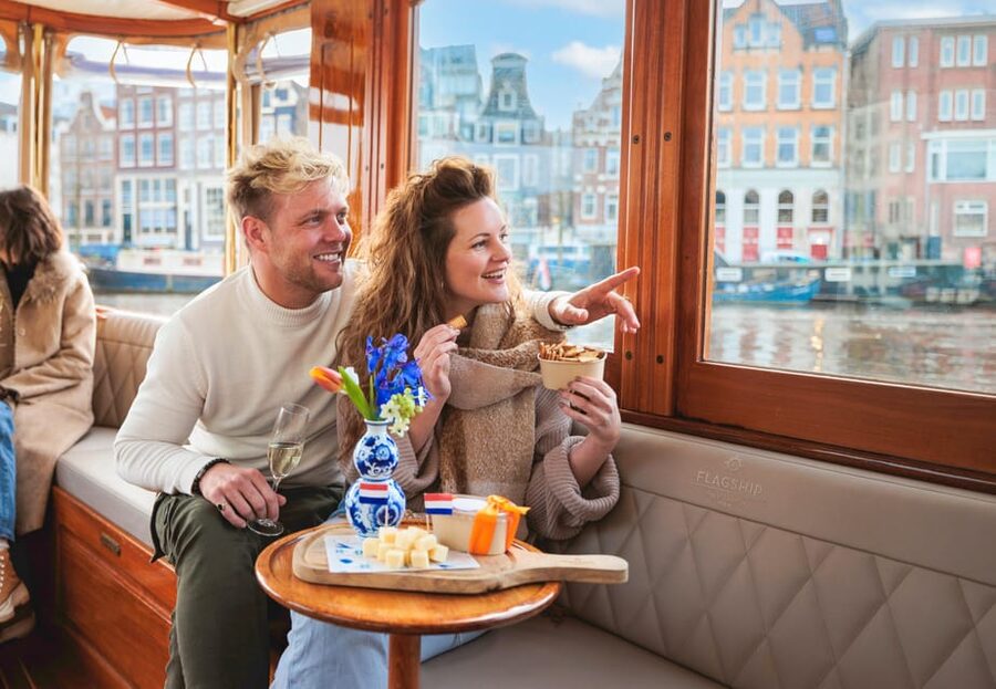 Amsterdam: Canal Cruise with Bubbles & Bites - The boat, the step up, and staying comfortable