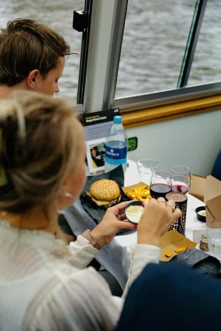 Amsterdam canal cruise with culinary burger or cheese & wine - The food: what you get on the Burger Cruise vs. the Cheese & Wine Cruise