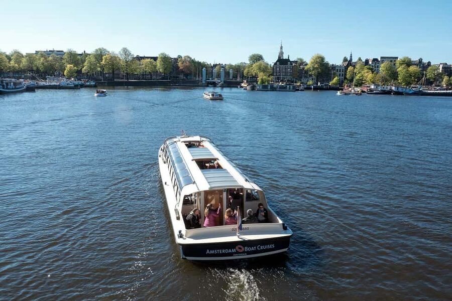 Amsterdam: Canal Cruise with Live Commentary & Audio Guide - Getting to Badhuiskade 1 from Amsterdam Centraal, Without Stress