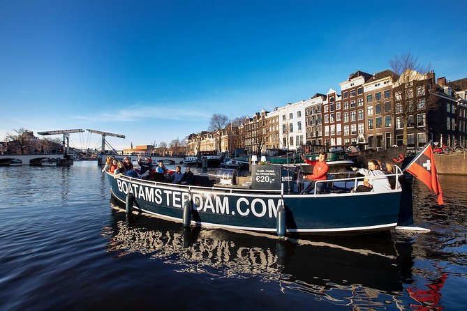 Amsterdam Canal Cruise With Live Guide and Unlimited Drinks - Why an electric canal cruise beats walking through Amsterdam