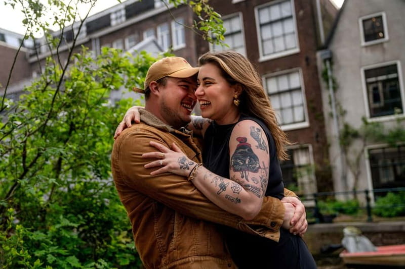 Amsterdam Canals Photoshoot: Private Solo, Family or Couples - The real value: 5 edited high-resolution photos plus a 48-hour preview