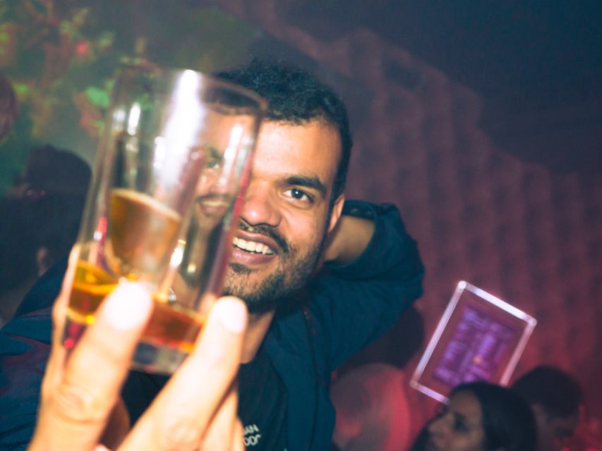 Amsterdam: City Center Bar Crawl and Nightlife Experience - Timing, WhatsApp Updates, and Why the Host Does Not Walk You on the Street