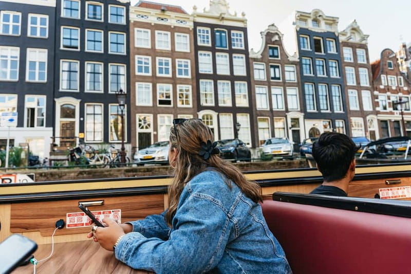 Amsterdam: City Centre Canal Cruise & Free Flower Cocktail - On-Board Comfort: Toilet, Wi-Fi, and Photo-Friendly Boat Design