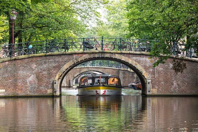 Amsterdam City Centre Cruise on heated boat with Audioguide - Heated Boat Comfort, Wi-Fi, Restroom, and the Photo Window Problem