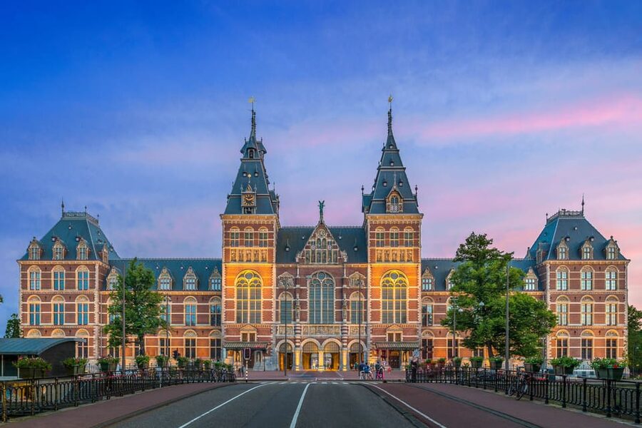 Amsterdam: Combo Rijksmuseum & Hop-On Hop-Off Bus - Museumplein as your natural anchor point