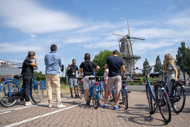 Amsterdam: Countryside Bike Tour - Noordhollandsch Kanaal to D’Admiraal Windmill, the classic Dutch photo moment