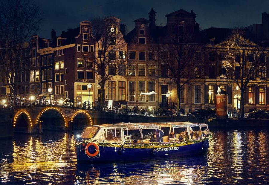 Amsterdam: Cozy Evening Canal Cruise With Open Bar Option - Who Might Want to Skip or Book a Private Option