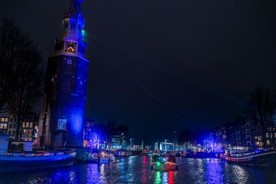 Amsterdam: Cozy Evening Canal Cruise With Open Bar Option - What I Think About the Route Choice: Classic Canals With Enough Variety