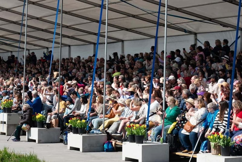 Amsterdam: Day Trip to Flower Parade & Keukenhof on April 18 - Keukenhof Gardens in the afternoon, with time you control