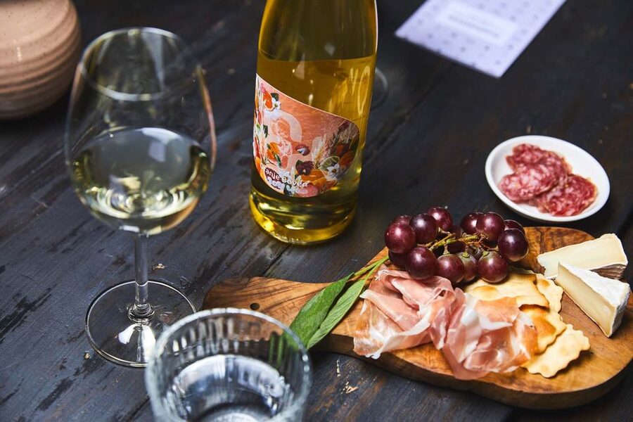 Amsterdam: Dutch Wine Tasting with Sommelier - Your Five Dutch Wines: White to Orange to Red
