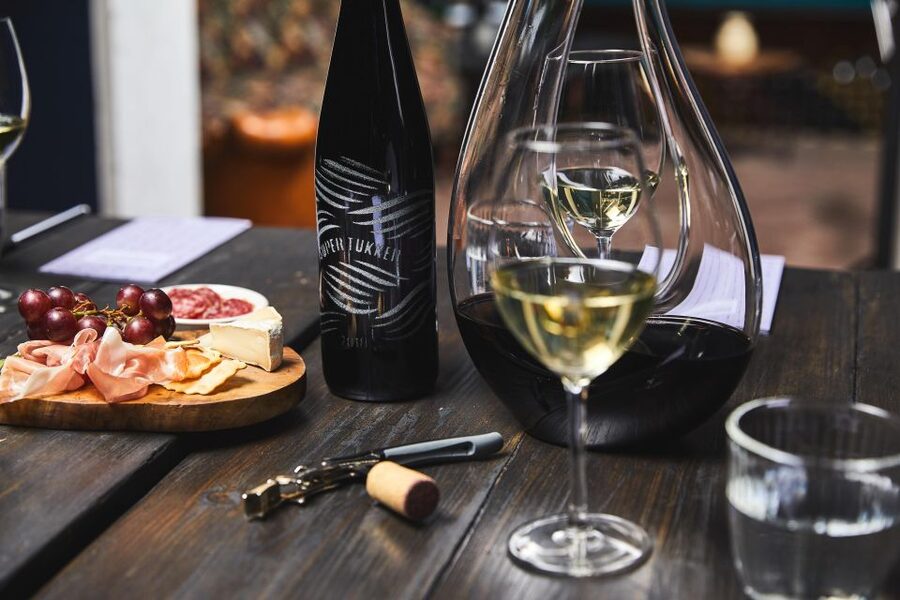 Amsterdam: Dutch Wine Tasting with Sommelier - Speakeasy Bread Pairing: Why Brothers Niemeijer Matters