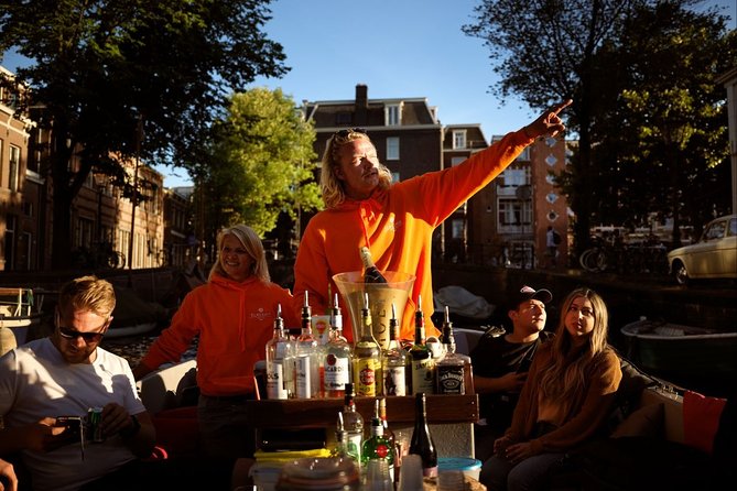 Amsterdam Evening Canal Cruise with Live Guide and Onboard Bar - The onboard bar and how the hour actually feels