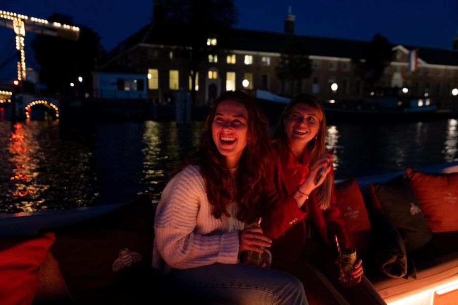 Amsterdam: Evening Canal Cruise with (Open) Bar on Board - Carré and the theatre district glow: a different kind of landmark