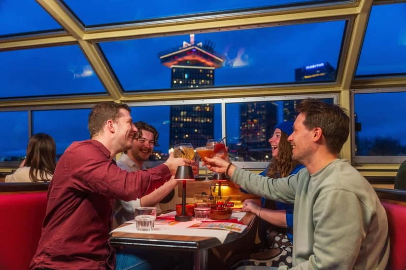 Amsterdam: Evening Cocktail Cruise along the canals - On-Board Comfort: Soft Music, Wi-Fi, and Toilets