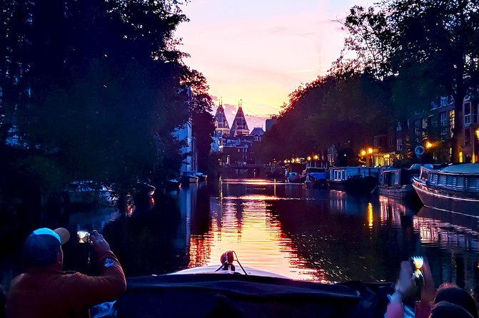 Amsterdam Evening Cosy & Small Cruise & Drinks and Bites - Sunset - Weather reality: what happens if it rains