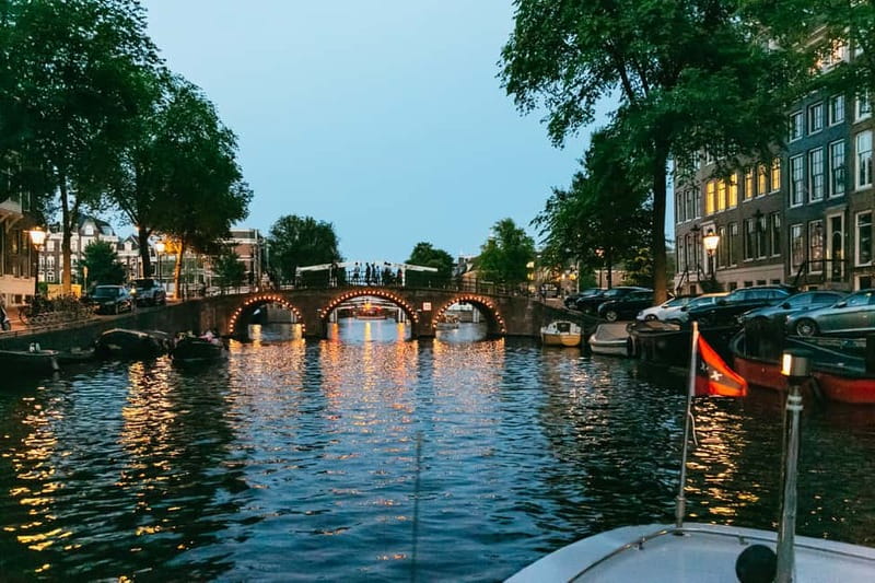 Amsterdam: Evening Cruise with Optional Wine and Snacks - Family-Friendly, First-Timers Friendly, and Couples Approved