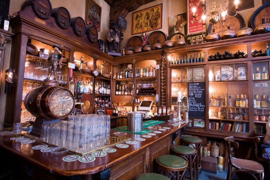 Amsterdam: Exclusive Red Light District Tour and Drink - Warmoesstraat and the Chinatown connection