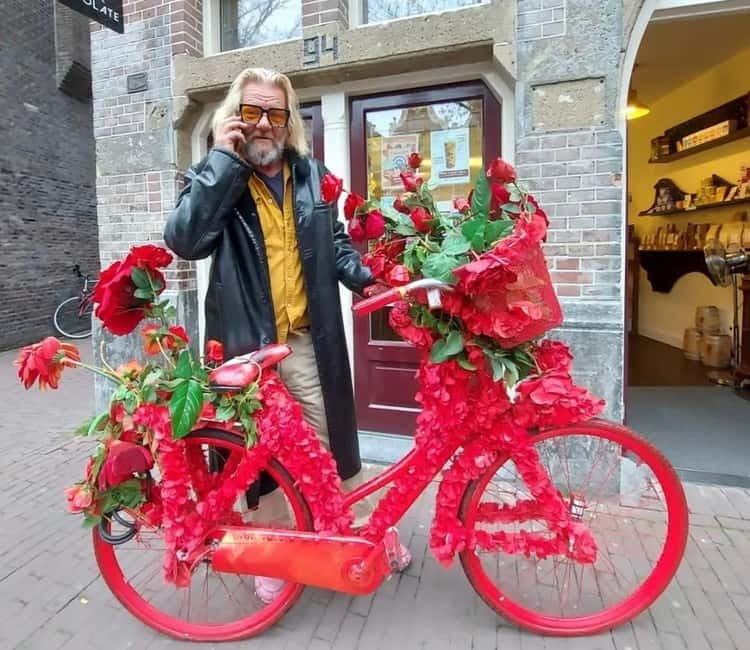 Amsterdam: Explore Canals, Guided Tour on Flower Bikes - Price and time: when $27 feels like a smart deal